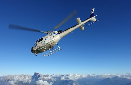 Bern: 54 minuten durende privévlucht per helikopter over de Jura en Seeland