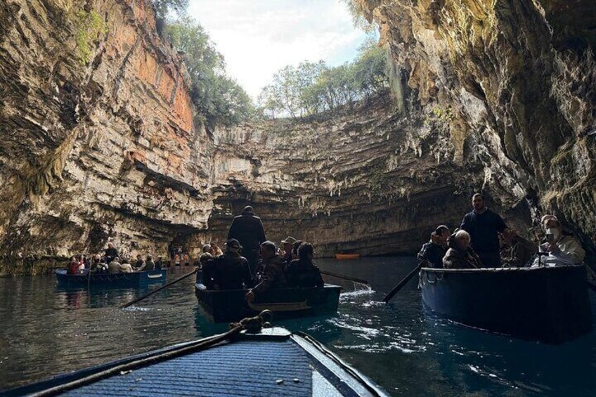 Argostoli Shorex: Drogarati & Melissani Caves with Wine Tasting