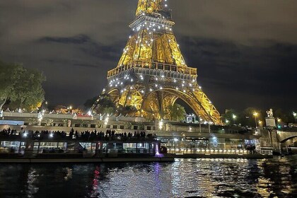 Paris Cruise Seine River Experience with Champagne