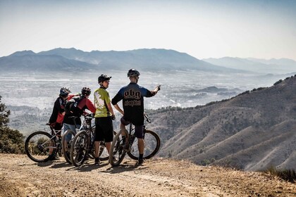 มาลากา: ทัวร์ E-Bike 3 ชั่วโมงของอุทยานแห่งชาติ Montes de Malaga