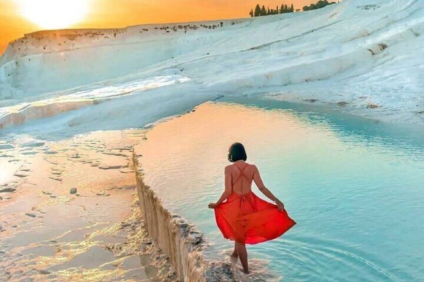 Independent Pamukkale Tour From Izmir With Hot Air Balloon Flight