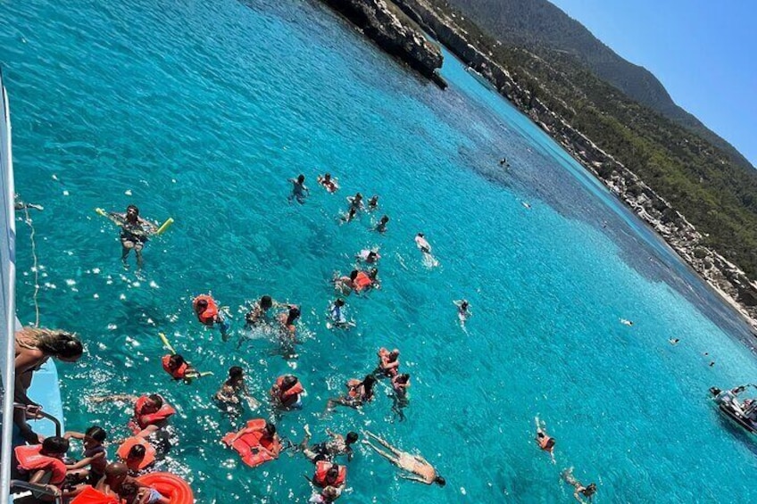 3-hour Blue Lagoon trip with live guitarist and transfer from Paphos
