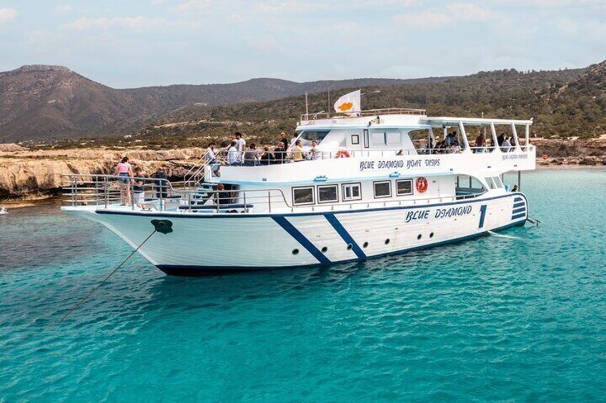 3-hour Blue Lagoon trip with live guitarist and transfer from Paphos