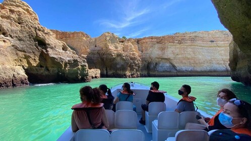 Desde Portimão: recorrido en barco por el Algar de Benagil y las cuevas mar...