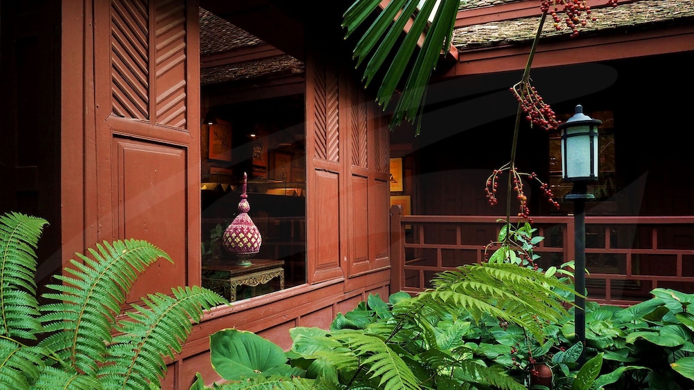 Private Tour - Jim Thompson's House & Suan Pakkard Palace Tour