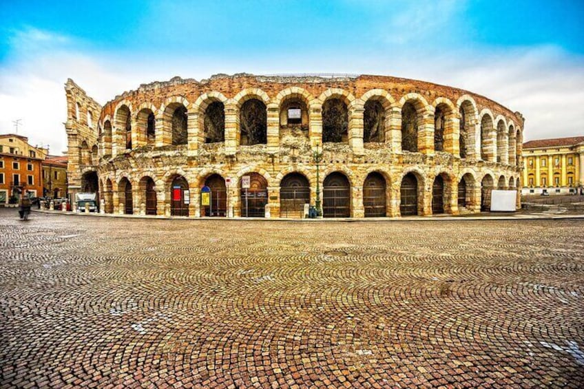 Best of Verona Tour by high speed train from Venice