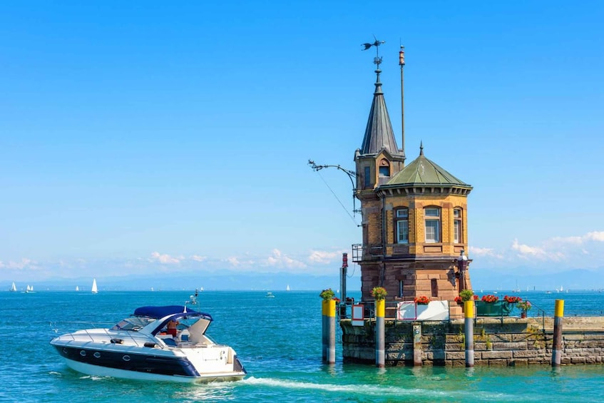 Konstanz: Insta-Perfect Walk with a Local