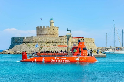 Croisière sous-marine avec vue sous-marine de Rhodes