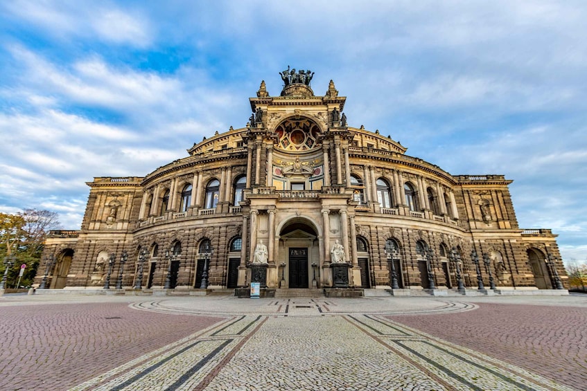 Dresden: Express Walk with a Local in 60 minutes
