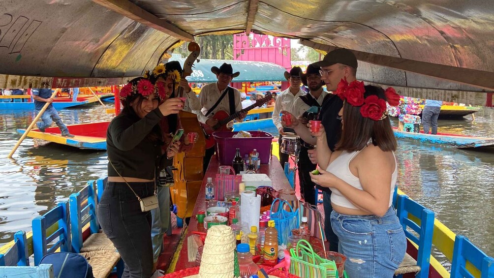 Picture 18 for Activity Mexico City: Xochimilco Boat Tour with Meal and Drinks