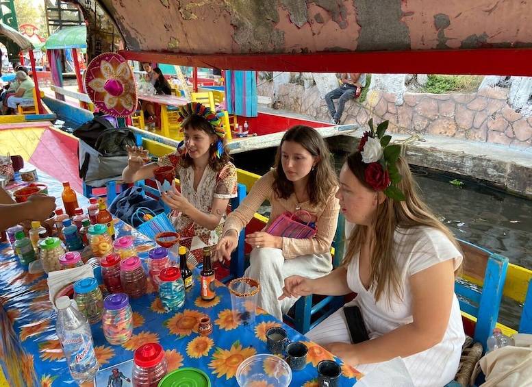 Picture 13 for Activity Mexico City: Xochimilco Boat Tour with Meal and Drinks