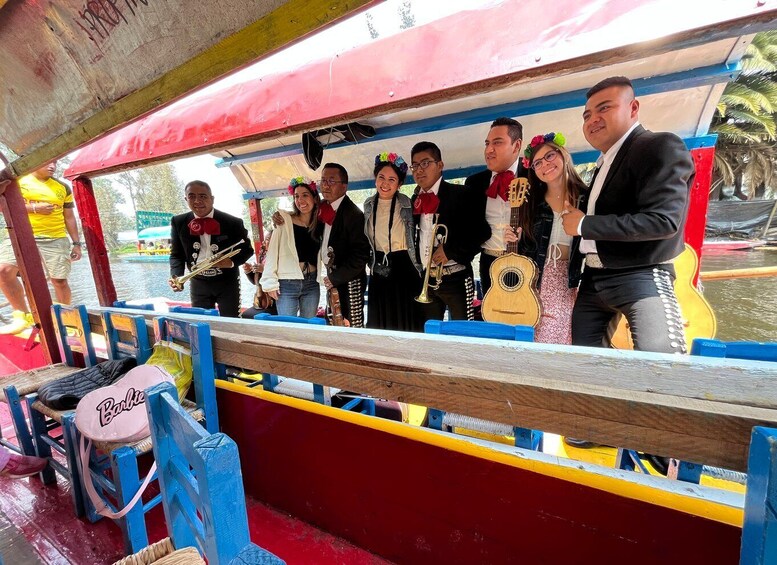 Picture 6 for Activity Mexico City: Xochimilco Boat Tour with Meal and Drinks