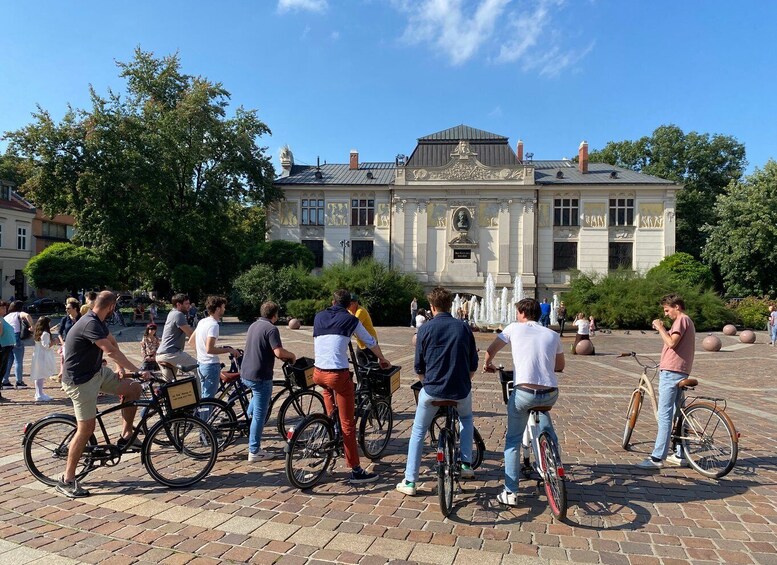 Krakow: 2h Kazimierz (Jewish Quarter) Bike Tour