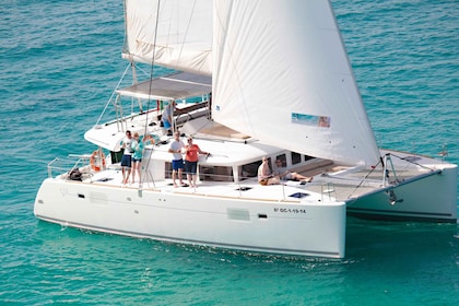 Fuerteventura: Small-Group Magic Deluxe Catamaran Cruise