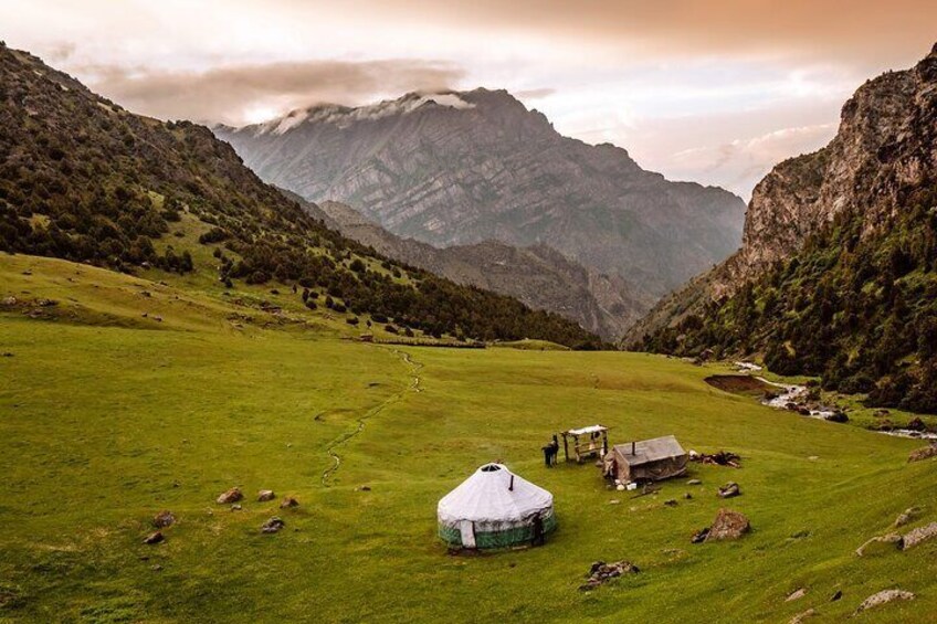 Kosh Moinok valley