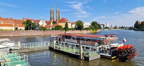 Wrocław: Short City Walk and Boat-Cruise