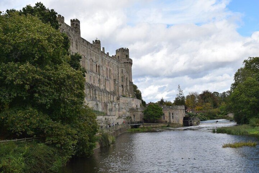 Oxford Cotswold and Warwick Castle Private Tour with Admission