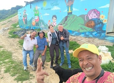 Bogotá´s Barrios: El Paraíso Favela Tour with Cable Car