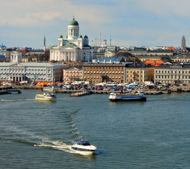 Helsinki: City Highlights Express Walking Tour with a Local