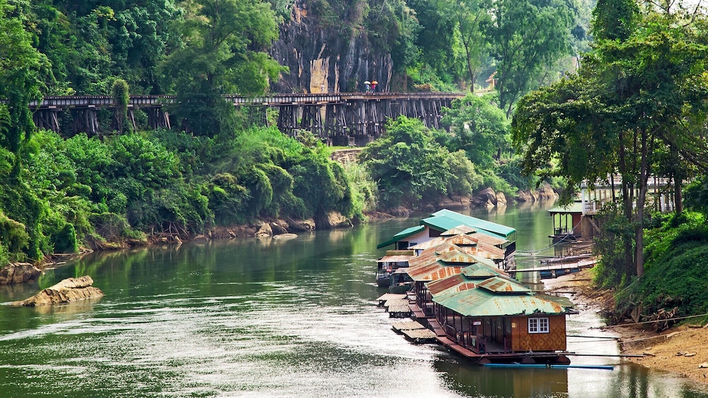 Private Floating Market & River Kwai Tour with Speedboat and Lunch