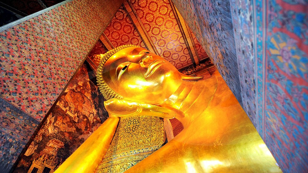 Private Floating Market And Reclining Buddha Temple Tour