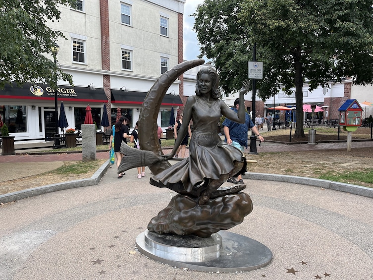 The Legacy of Witches: Salem Day Tour from Boston