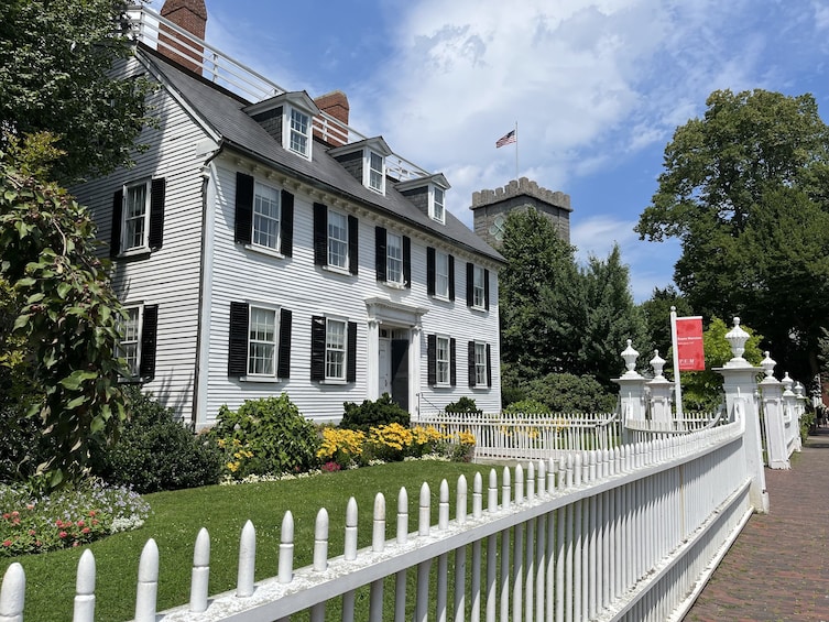 The Legacy of Witches: Salem Day Tour from Boston