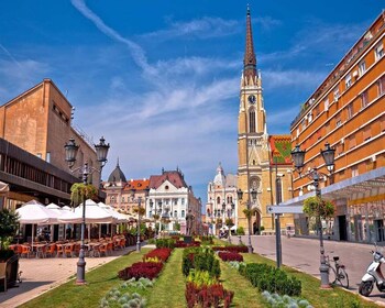 Au départ de Belgrade : Sremski Karlovci et Novi Sad avec dégustation de vi...