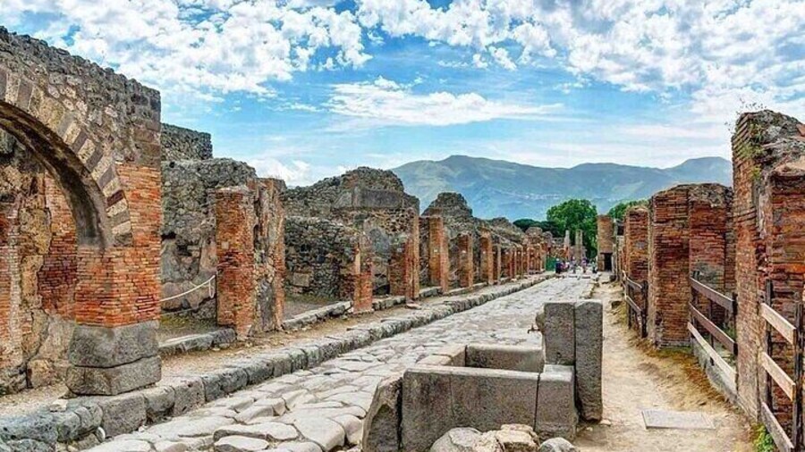 Pompeii and Herculaneum day trip from Naples