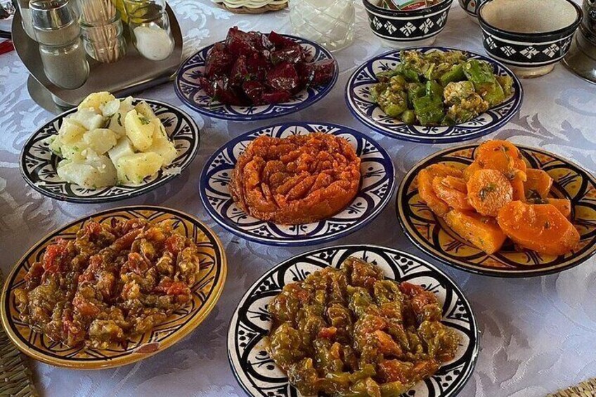The Beauty of Henna art And Enjoy a Tasrty Lunch or Dinner