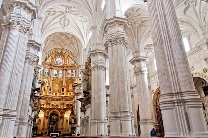 Granada: recorrido por el centro de la ciudad, la catedral y la capilla