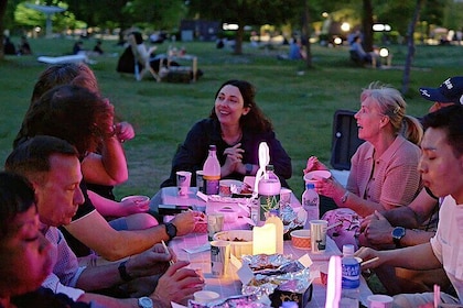 Seoul: Han River Guided Night Cruise and Hangang Park Picnic