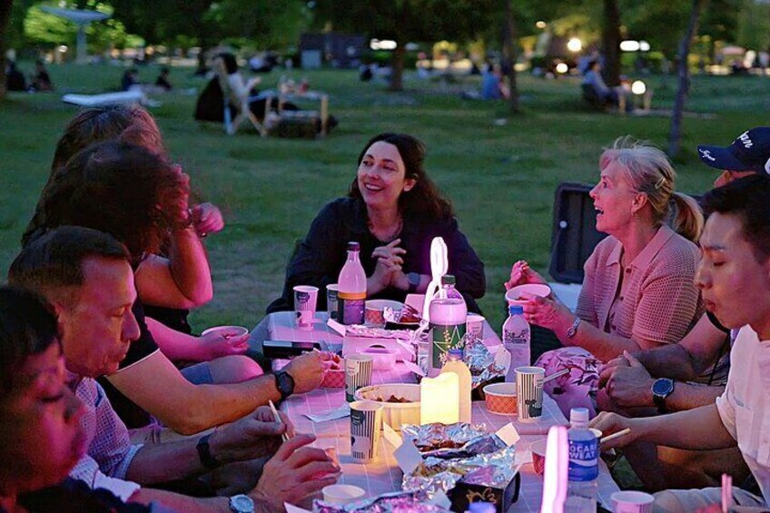 Seoul Han River Night Tour: Picnic, Games & Moonlight Cruise