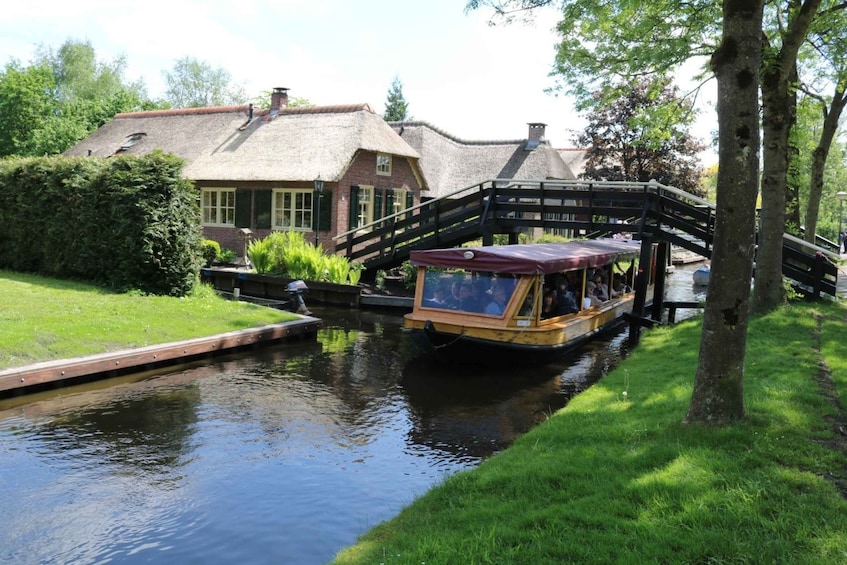 Picture 5 for Activity Giethoorn: Private Guided Canal Cruise with Coffee and Tea