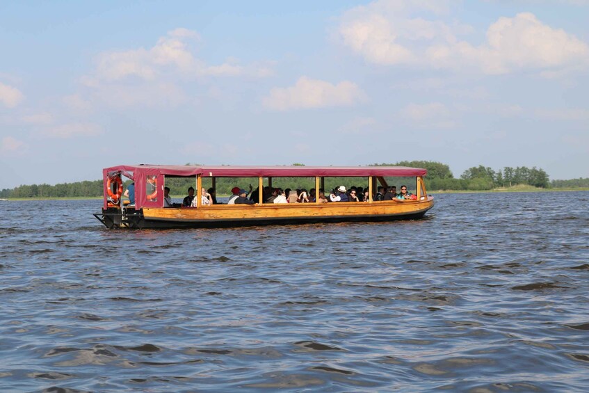 Picture 2 for Activity Giethoorn: Private Guided Canal Cruise with Coffee and Tea
