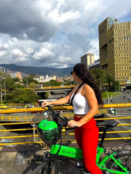 Picture 18 for Activity Medellin: Bike City Tour with Local Food and Drink Tastings