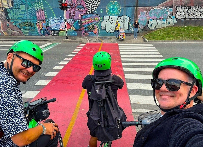 Picture 16 for Activity Medellin: Bike City Tour with Local Food and Drink Tastings