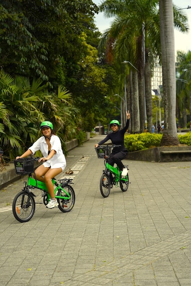 Picture 4 for Activity Medellin: Bike City Tour with Local Food and Drink Tastings