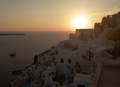 From Athens: 2-Day Tour of Santorini with Accommodation