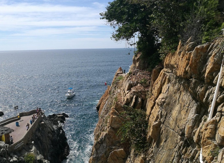 Picture 3 for Activity Round-Trip Shuttle: Quebrada Cliff-Dive Watching