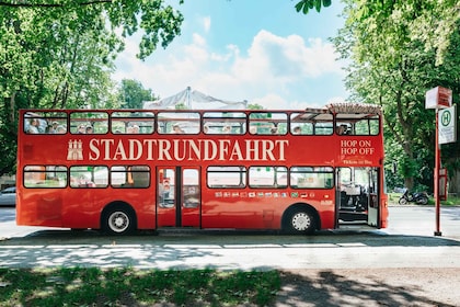 Hamburg: Line A Hop-On Hop-Off Sightseeing Tour