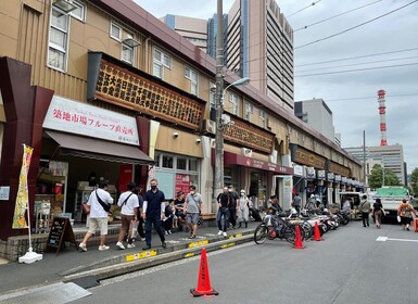 Tsukiji Tur Jalan Kaki di Pasar Luar dan Pengalaman Mencicipi Sake