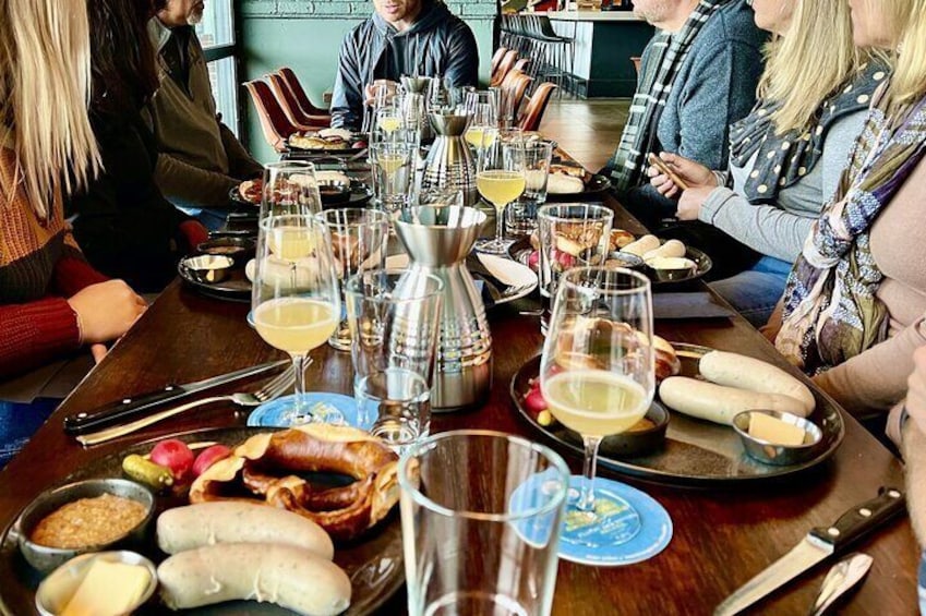 Berlin Craft Beer & Cultural Tour With Food in Vibrant District