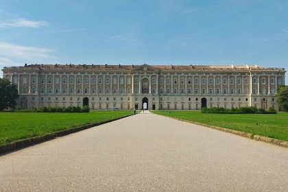 Full Day Private Tour to the Royal Palace of Caserta and Pompeii