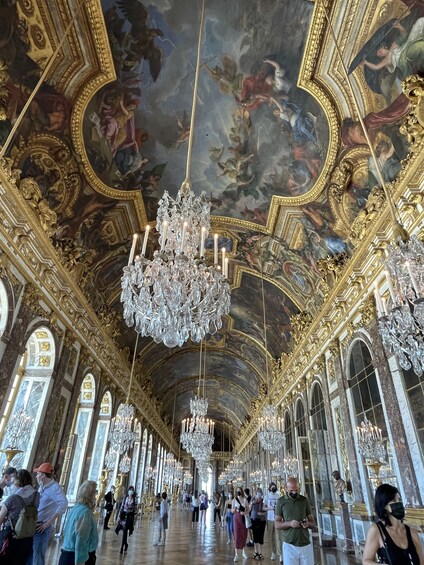 Palace of Versailles: Guided Tour & Transport from Paris