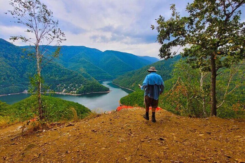 Paddle and Hike A Day Trip on the Stunning Lakes of Carpathians 