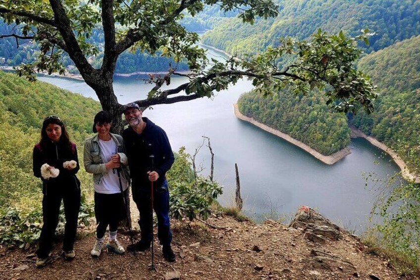 Paddle and Hike A Day Trip on the Stunning Lakes of Carpathians 