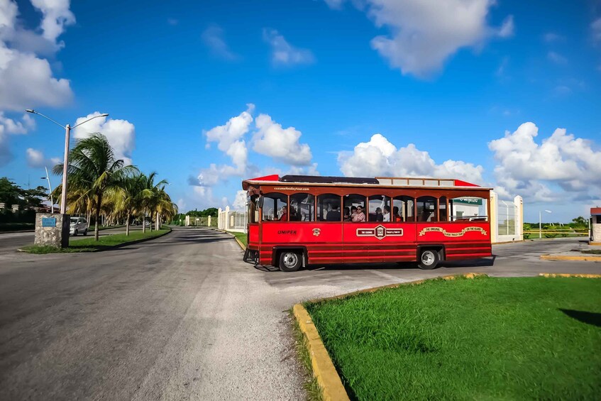 Cozumel: City Trolley Tour