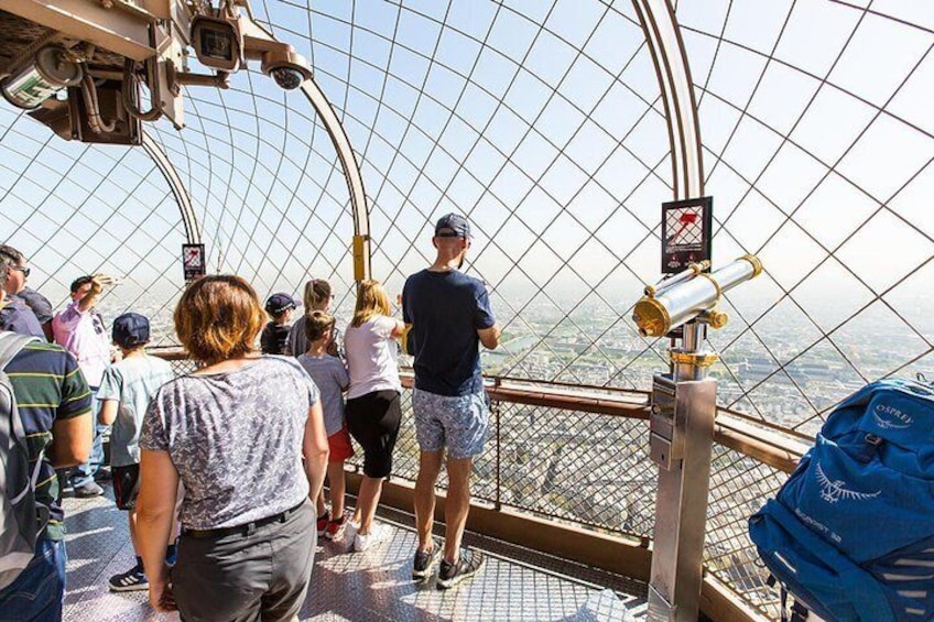 Eiffel Tower Skip the Line and Small Group Tour with Summit Access by Elevator