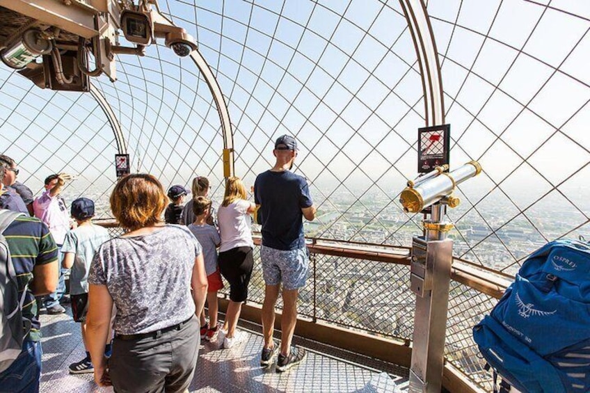 Eiffel Tower Skip the Line and Small Group Tour with Summit Access by Elevator 